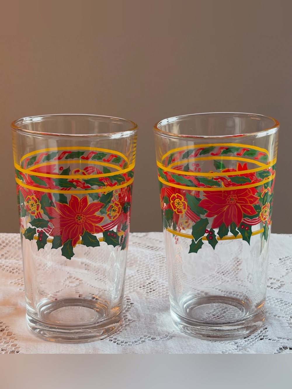 3/$30✨🎄2 Vintage 1980s KIG Christmas Poinsettia Juice Glasses Holiday Barware